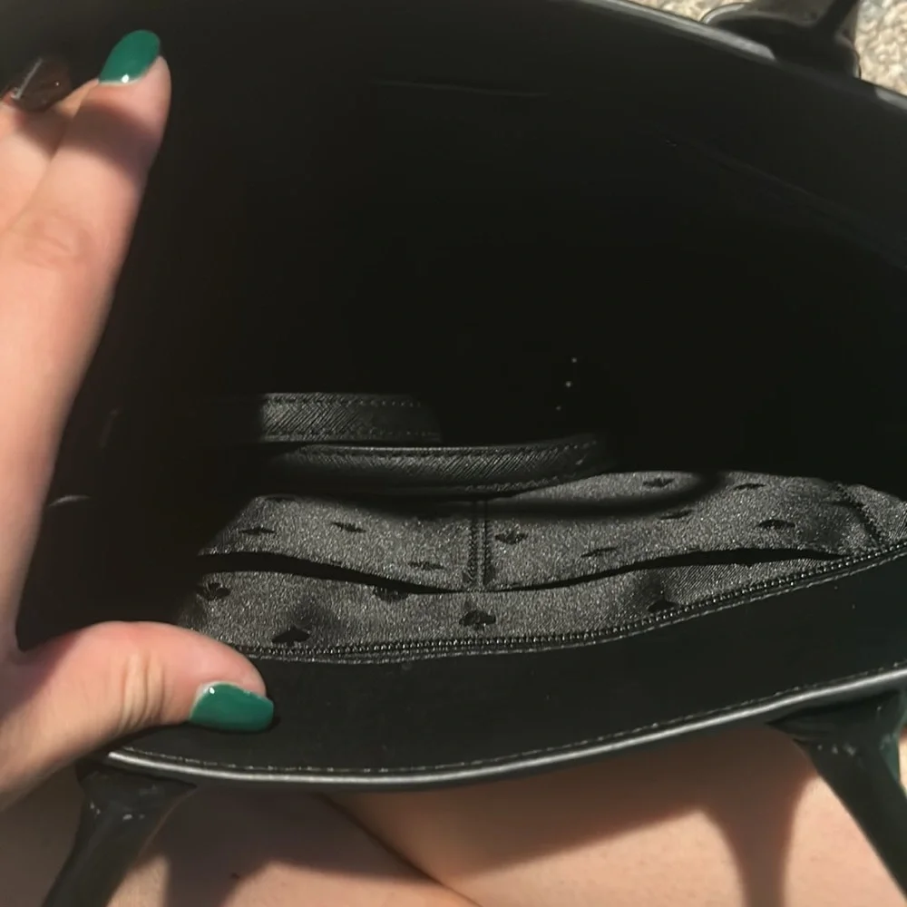 Kate Spade Black and Silver Crossbody Bag with Modern Elegance - Picture 11 of 12